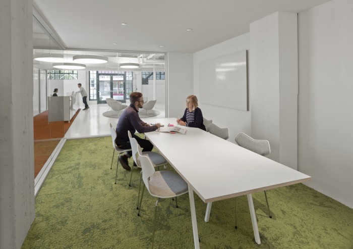 外企辦公室工業(yè)風(fēng)格裝修設(shè)計效果-第5張圖片-上海古都建筑設(shè)計集團(tuán)