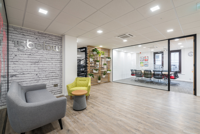 旅游平臺(tái)公司辦公裝修現(xiàn)代簡約風(fēng)格-第2張圖片-上海古都建筑設(shè)計(jì)集團(tuán)