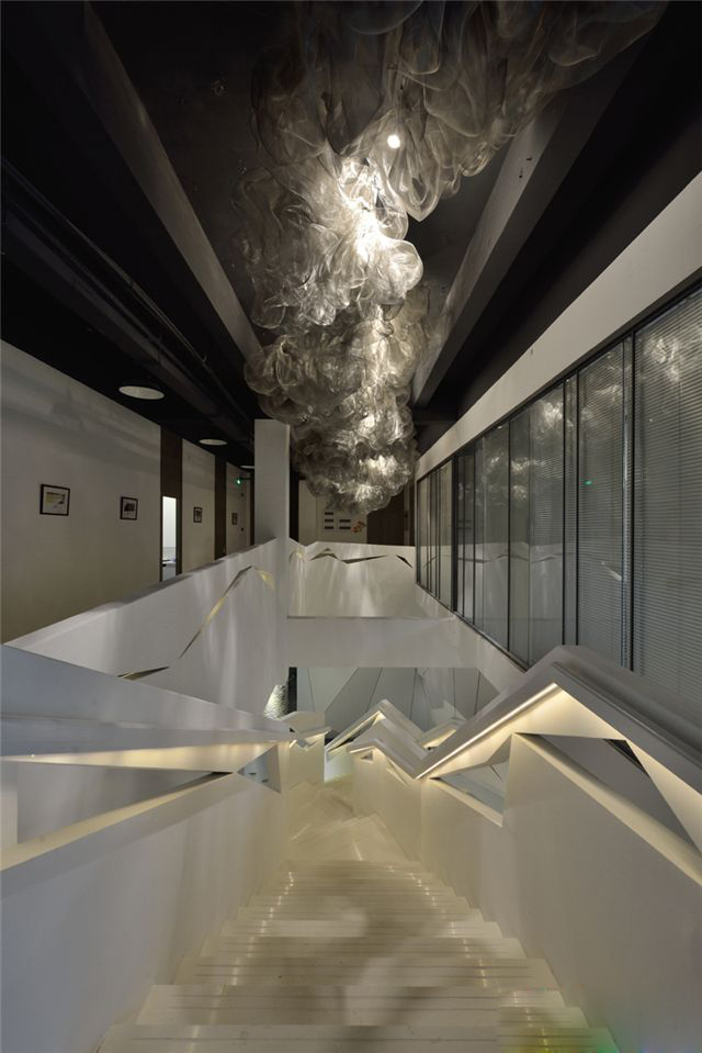 浦東新區(qū)科技風(fēng)辦公室裝修設(shè)計-第2張圖片-上海古都建筑設(shè)計集團