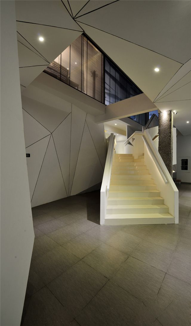 浦東新區(qū)科技風(fēng)辦公室裝修設(shè)計-第3張圖片-上海古都建筑設(shè)計集團