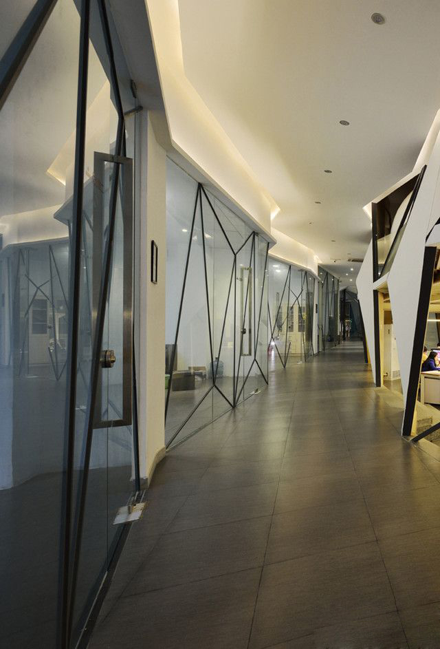 浦東新區(qū)科技風(fēng)辦公室裝修設(shè)計-第7張圖片-上海古都建筑設(shè)計集團