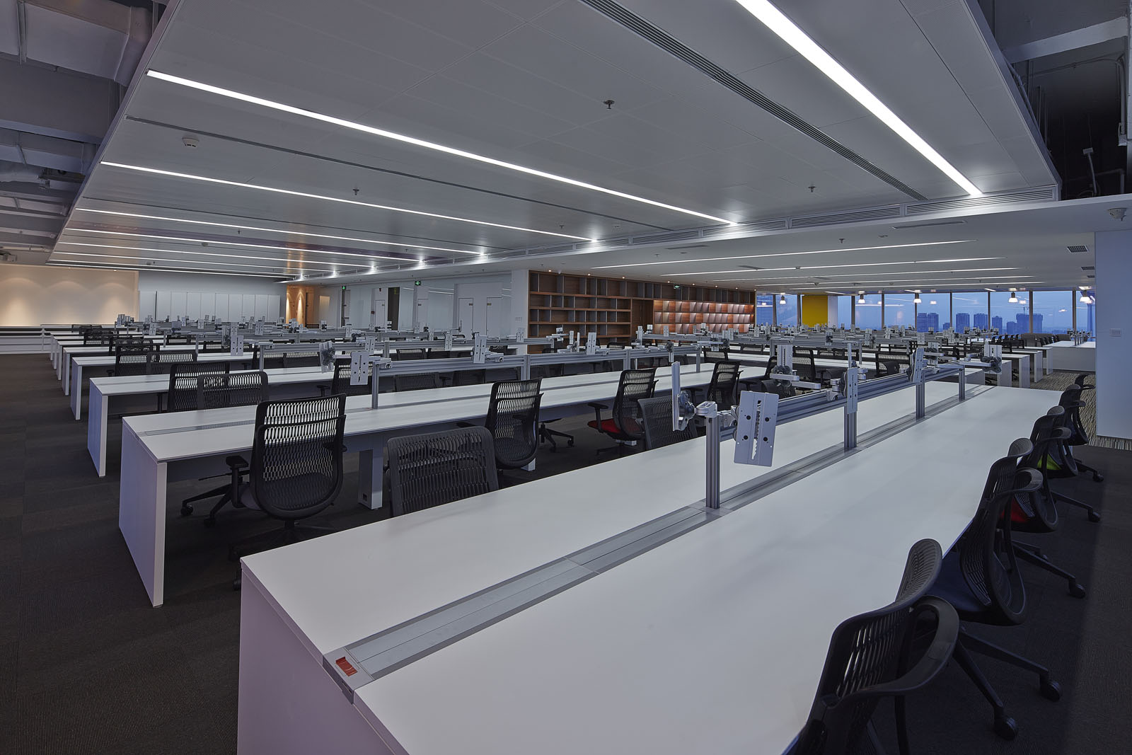 現(xiàn)代科技風辦公室裝修設(shè)計效果圖-第4張圖片-上海古都建筑設(shè)計集團