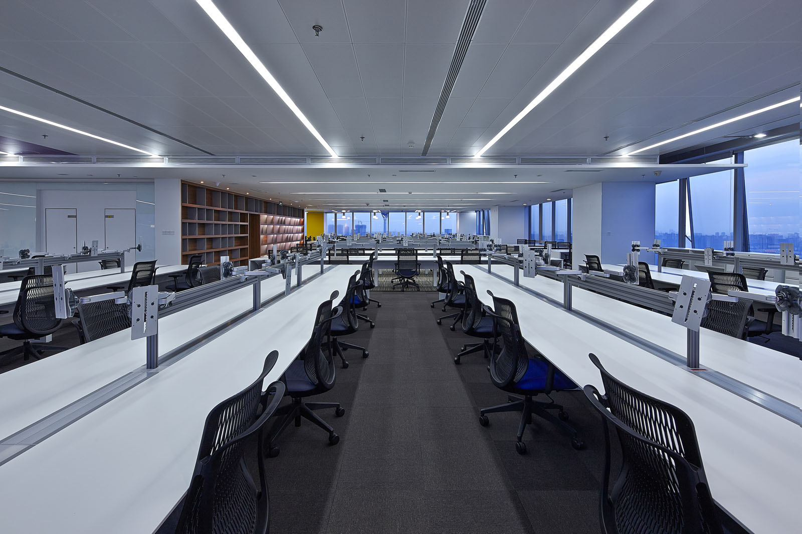 現(xiàn)代科技風辦公室裝修設(shè)計效果圖-第5張圖片-上海古都建筑設(shè)計集團