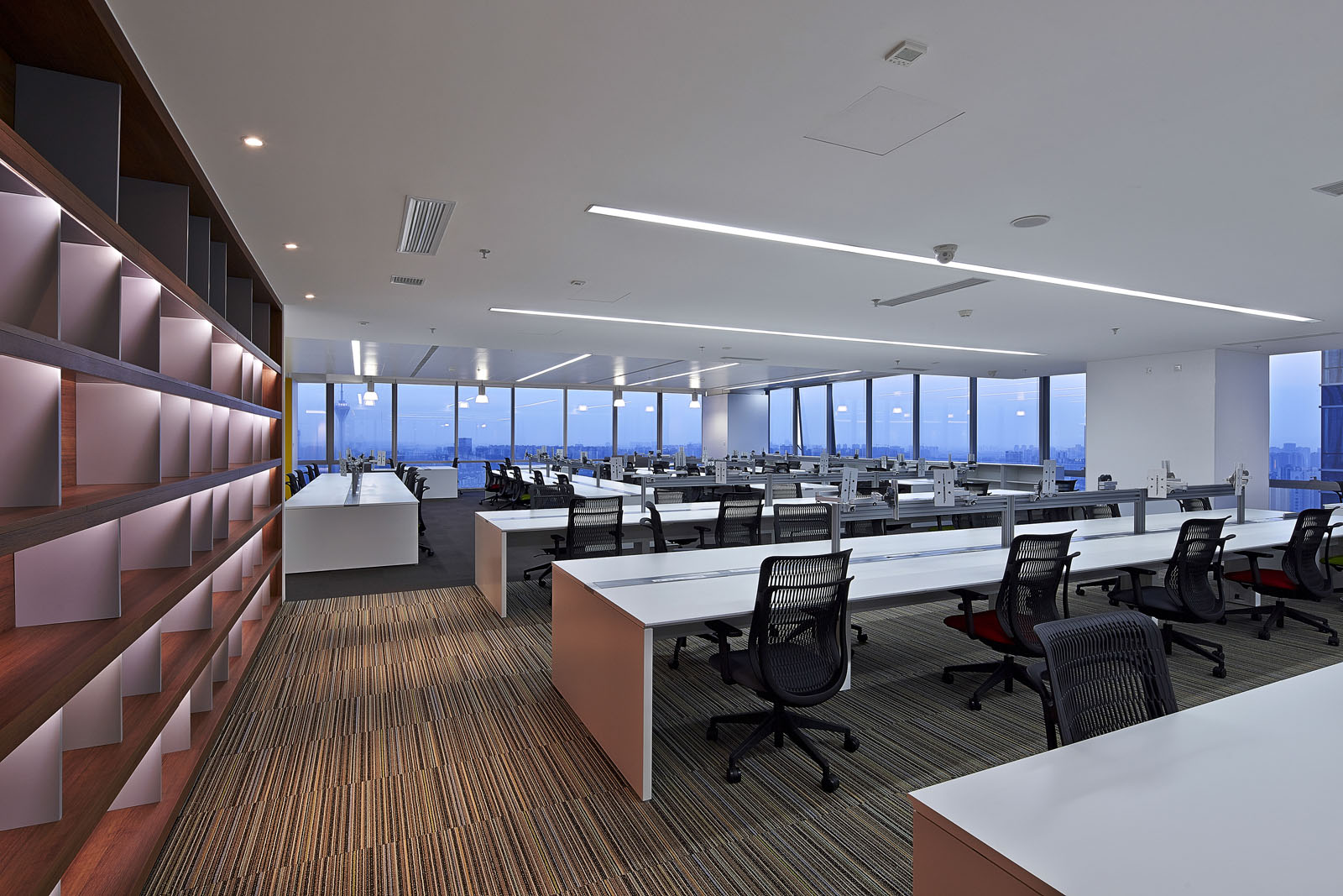 現(xiàn)代科技風辦公室裝修設(shè)計效果圖-第7張圖片-上海古都建筑設(shè)計集團