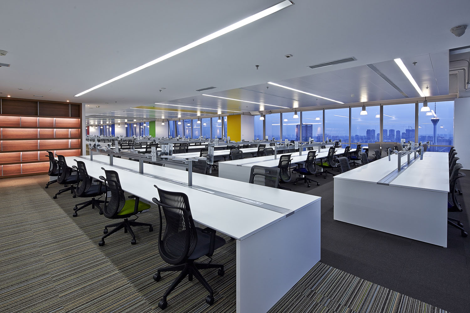 現(xiàn)代科技風辦公室裝修設(shè)計效果圖-第11張圖片-上海古都建筑設(shè)計集團