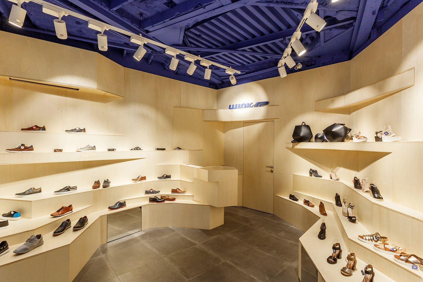 立體風(fēng)鞋店辦公室裝修設(shè)計(jì)-第3張圖片-上海古都建筑設(shè)計(jì)集團(tuán) 立體風(fēng)鞋店辦公室裝修設(shè)計(jì)-第3張圖片-上海古都建筑設(shè)計(jì)集團(tuán)