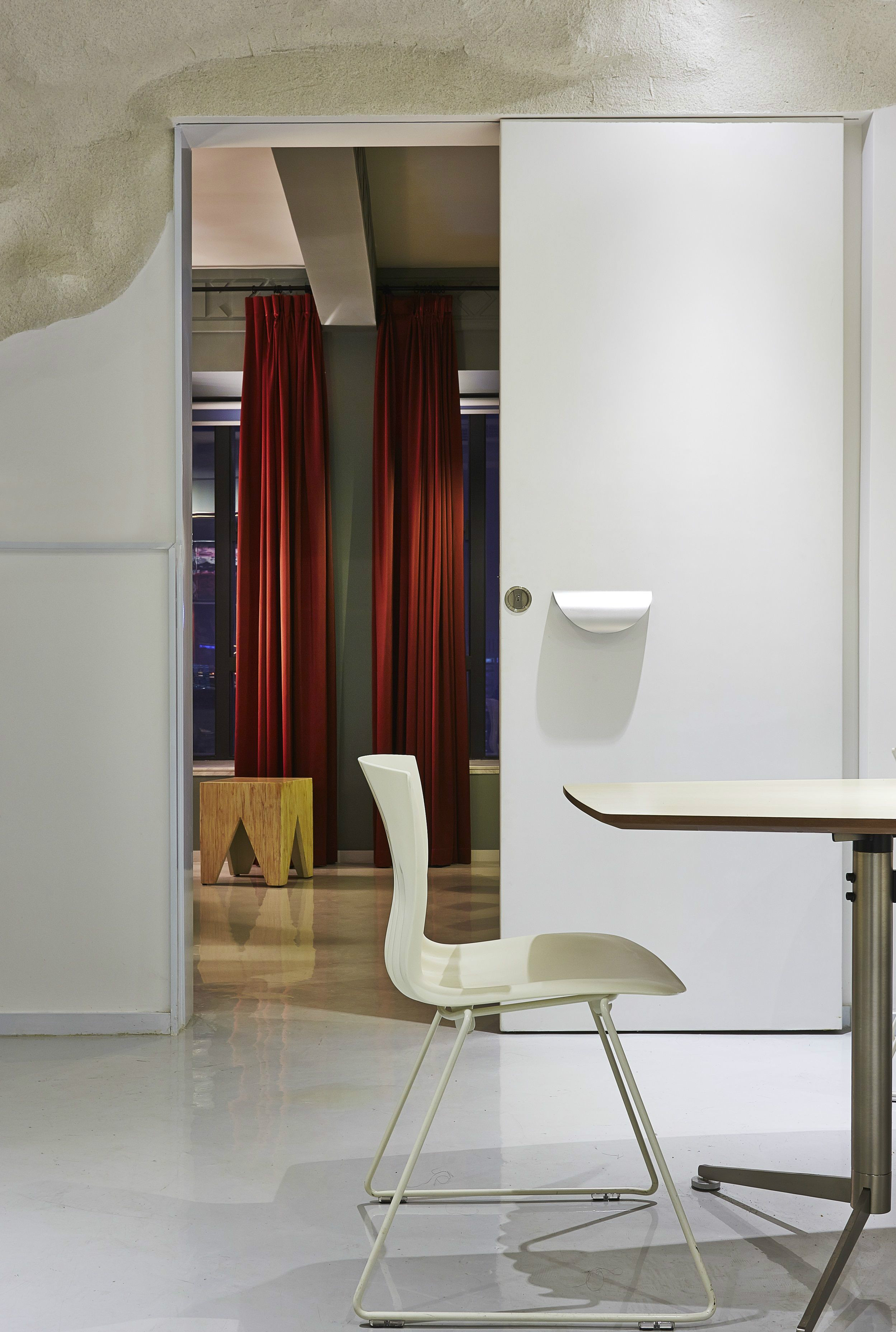 上海復(fù)古山洞風(fēng)格辦公室裝修設(shè)計(jì)-第6張圖片-上海古都建筑設(shè)計(jì)集團(tuán) 上海復(fù)古山洞風(fēng)格辦公室裝修設(shè)計(jì)-第6張圖片-上海古都建筑設(shè)計(jì)集團(tuán)