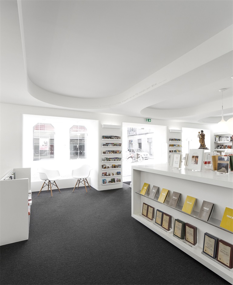 青浦區(qū)簡潔書店裝修設(shè)計(jì)-第3張圖片-上海古都建筑設(shè)計(jì)集團(tuán) 青浦區(qū)簡潔書店裝修設(shè)計(jì)-第3張圖片-上海古都建筑設(shè)計(jì)集團(tuán)