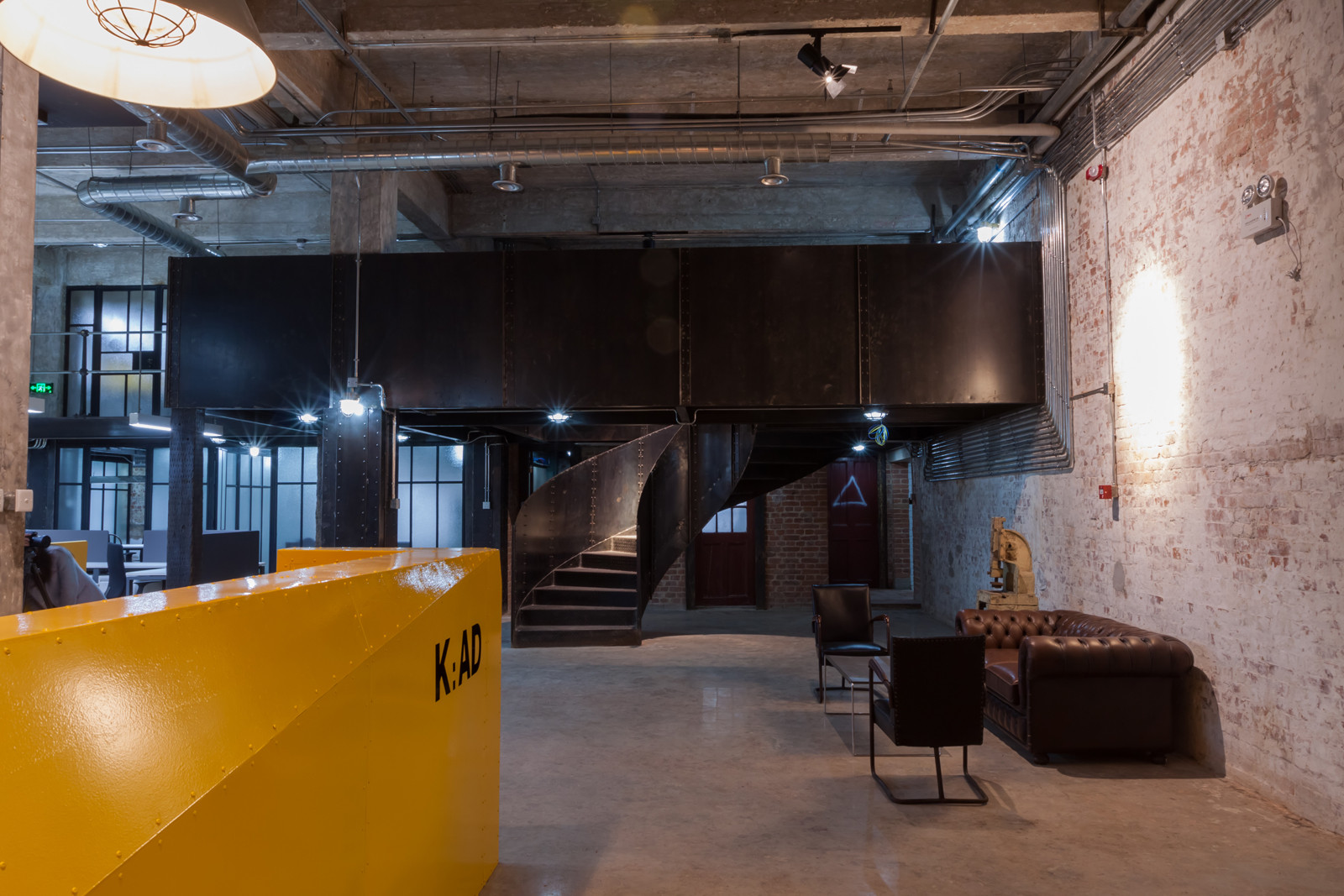 青浦區(qū)工業(yè)風(fēng)開(kāi)闊辦公室裝修設(shè)計(jì)-第1張圖片-上海古都建筑設(shè)計(jì)集團(tuán) 青浦區(qū)工業(yè)風(fēng)開(kāi)闊辦公室裝修設(shè)計(jì)-第1張圖片-上海古都建筑設(shè)計(jì)集團(tuán)