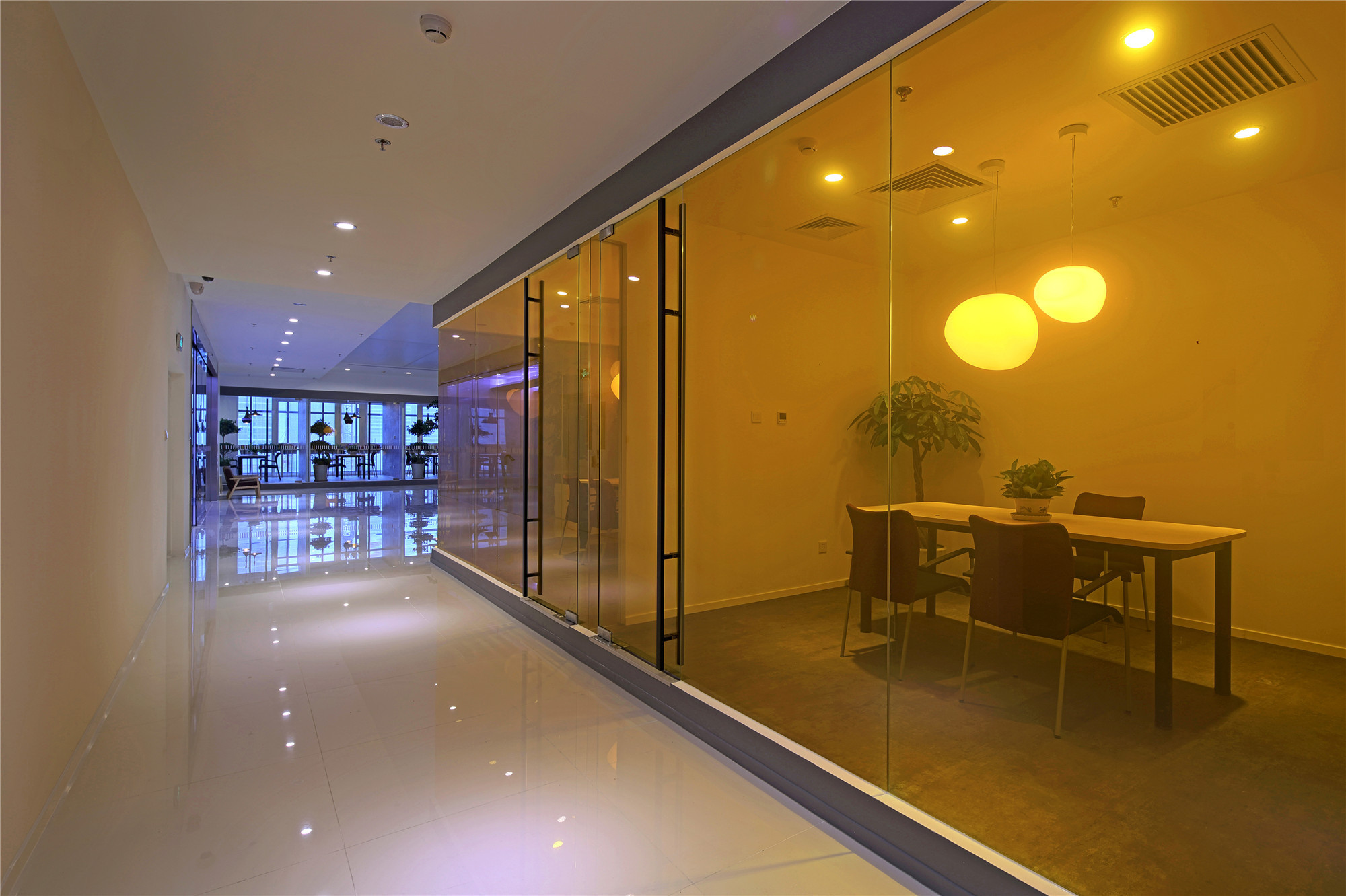 現(xiàn)代時(shí)尚辦公室裝修設(shè)計(jì)效果圖-第1張圖片-上海古都建筑設(shè)計(jì)集團(tuán) 現(xiàn)代時(shí)尚辦公室裝修設(shè)計(jì)效果圖-第1張圖片-上海古都建筑設(shè)計(jì)集團(tuán)