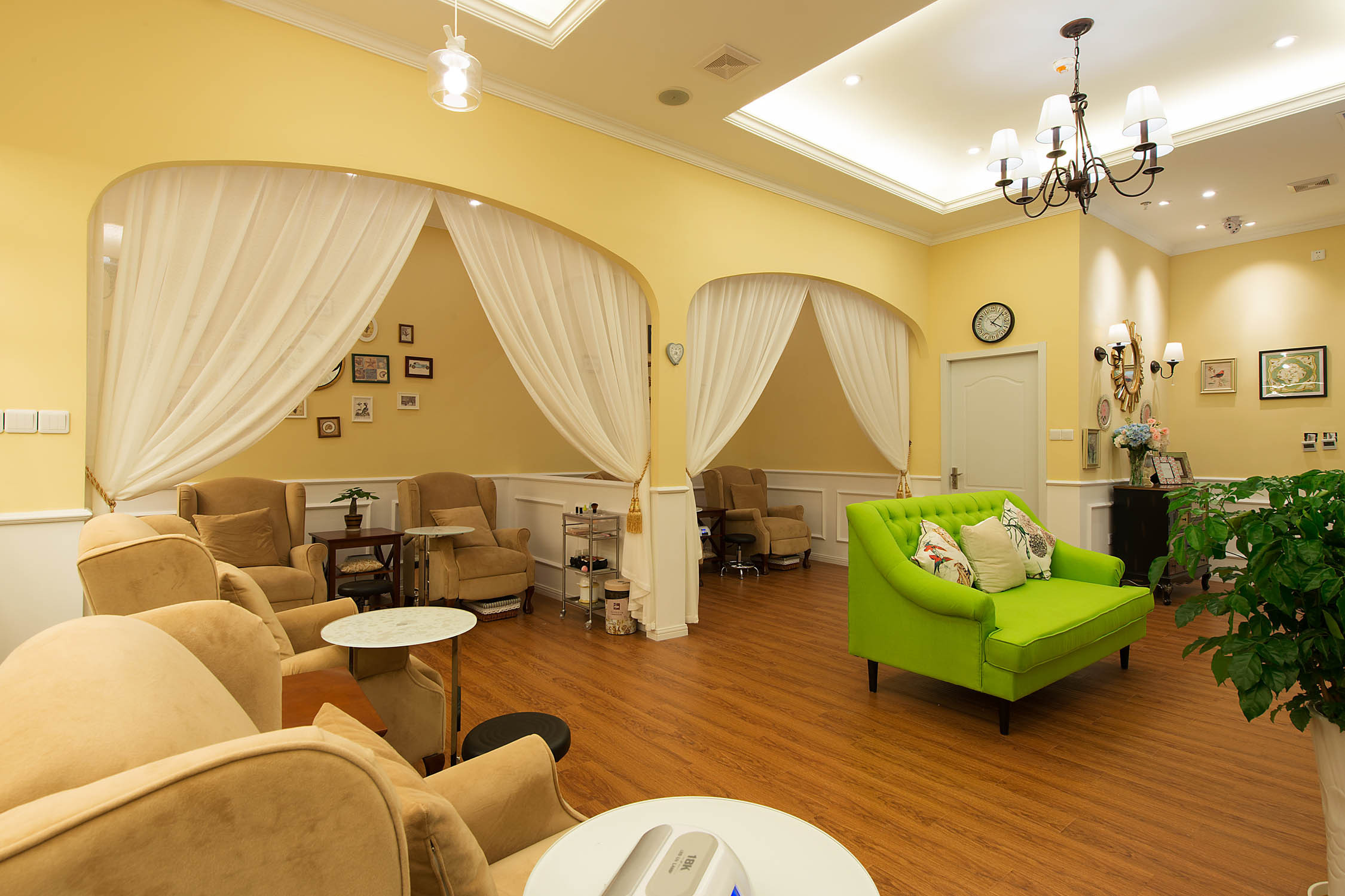 時尚清新美甲店裝修設(shè)計-第4張圖片-上海古都建筑設(shè)計集團 時尚清新美甲店裝修設(shè)計-第4張圖片-上海古都建筑設(shè)計集團