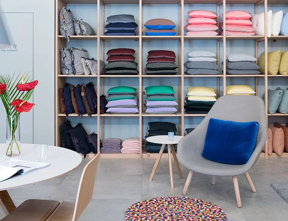 現(xiàn)代北歐風(fēng)格家具店裝修設(shè)計-第3張圖片-上海古都建筑設(shè)計集團(tuán) 現(xiàn)代北歐風(fēng)格家具店裝修設(shè)計-第3張圖片-上海古都建筑設(shè)計集團(tuán)