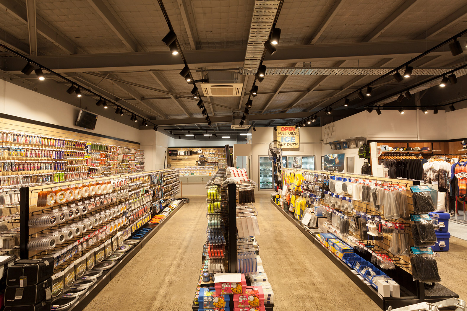 原木工業(yè)風漁具店裝修設(shè)計-第3張圖片-上海古都建筑設(shè)計集團 原木工業(yè)風漁具店裝修設(shè)計-第3張圖片-上海古都建筑設(shè)計集團