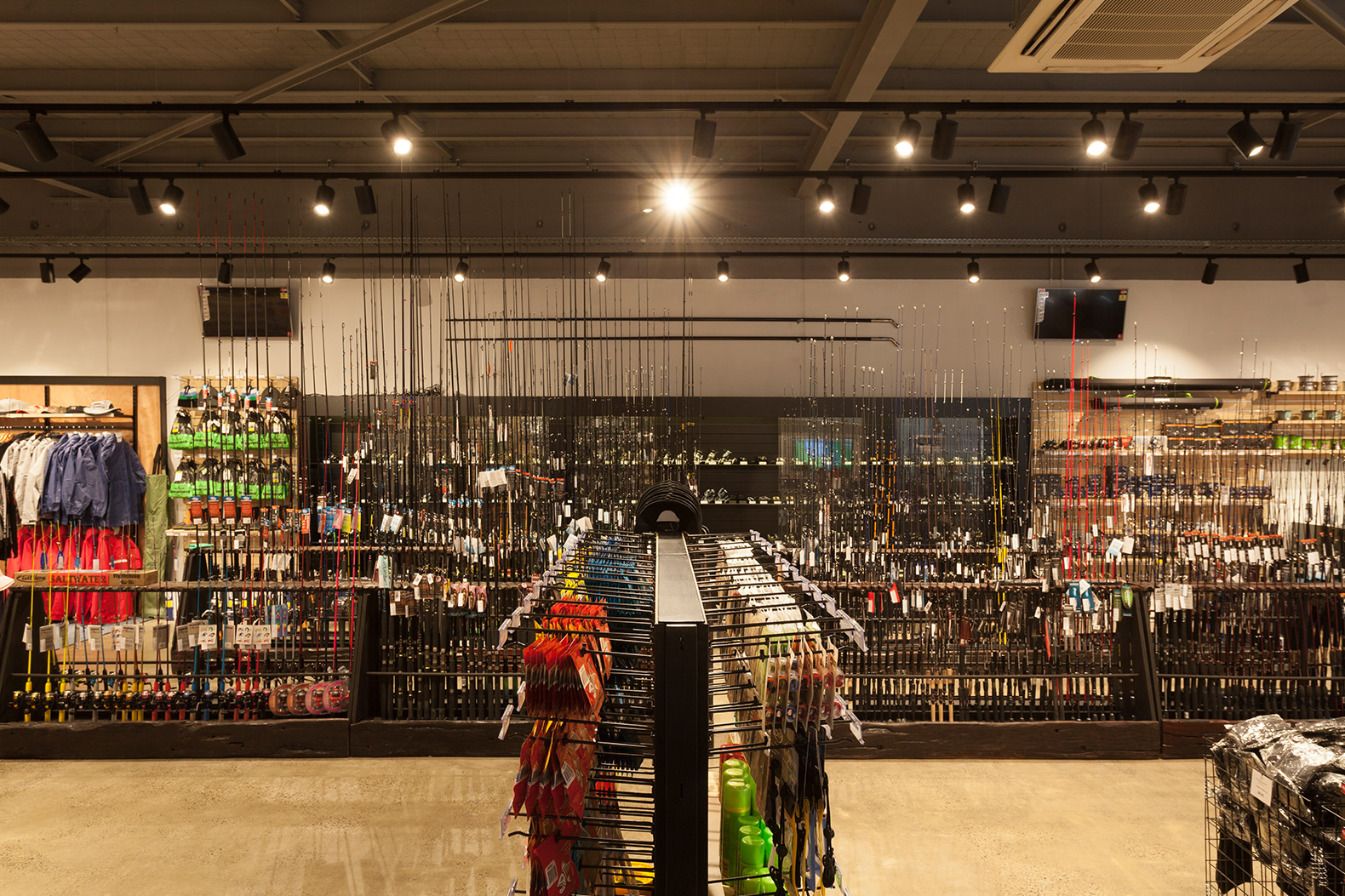 原木工業(yè)風漁具店裝修設(shè)計-第5張圖片-上海古都建筑設(shè)計集團 原木工業(yè)風漁具店裝修設(shè)計-第5張圖片-上海古都建筑設(shè)計集團