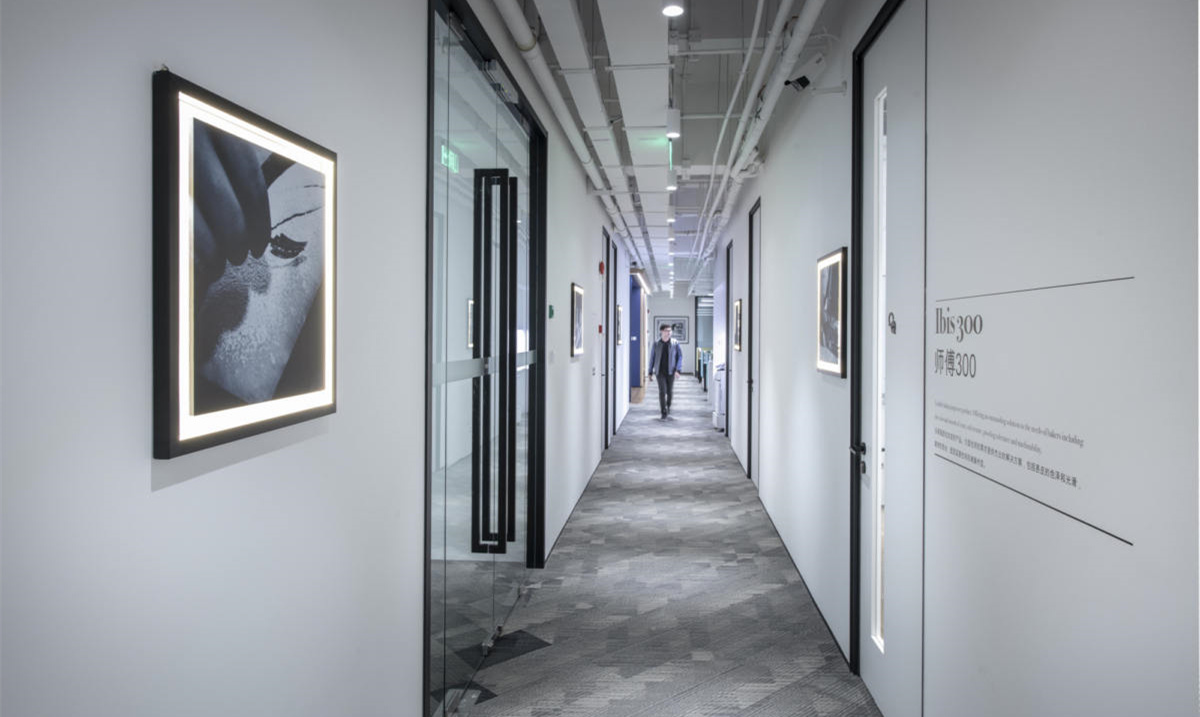 公共科技風(fēng)格辦公室裝修設(shè)計(jì)-第3張圖片-上海古都建筑設(shè)計(jì)集團(tuán) 公共科技風(fēng)格辦公室裝修設(shè)計(jì)-第3張圖片-上海古都建筑設(shè)計(jì)集團(tuán)